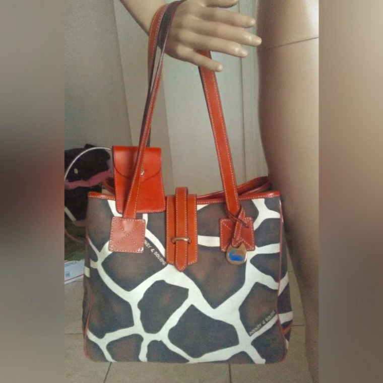 Lk Nw Dooney & Bourke Giraffe Print Shoulder Bag Canvas/Leather (Coin Bag Attch